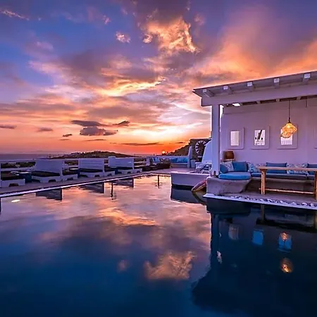 Flaskos Luxury 4*